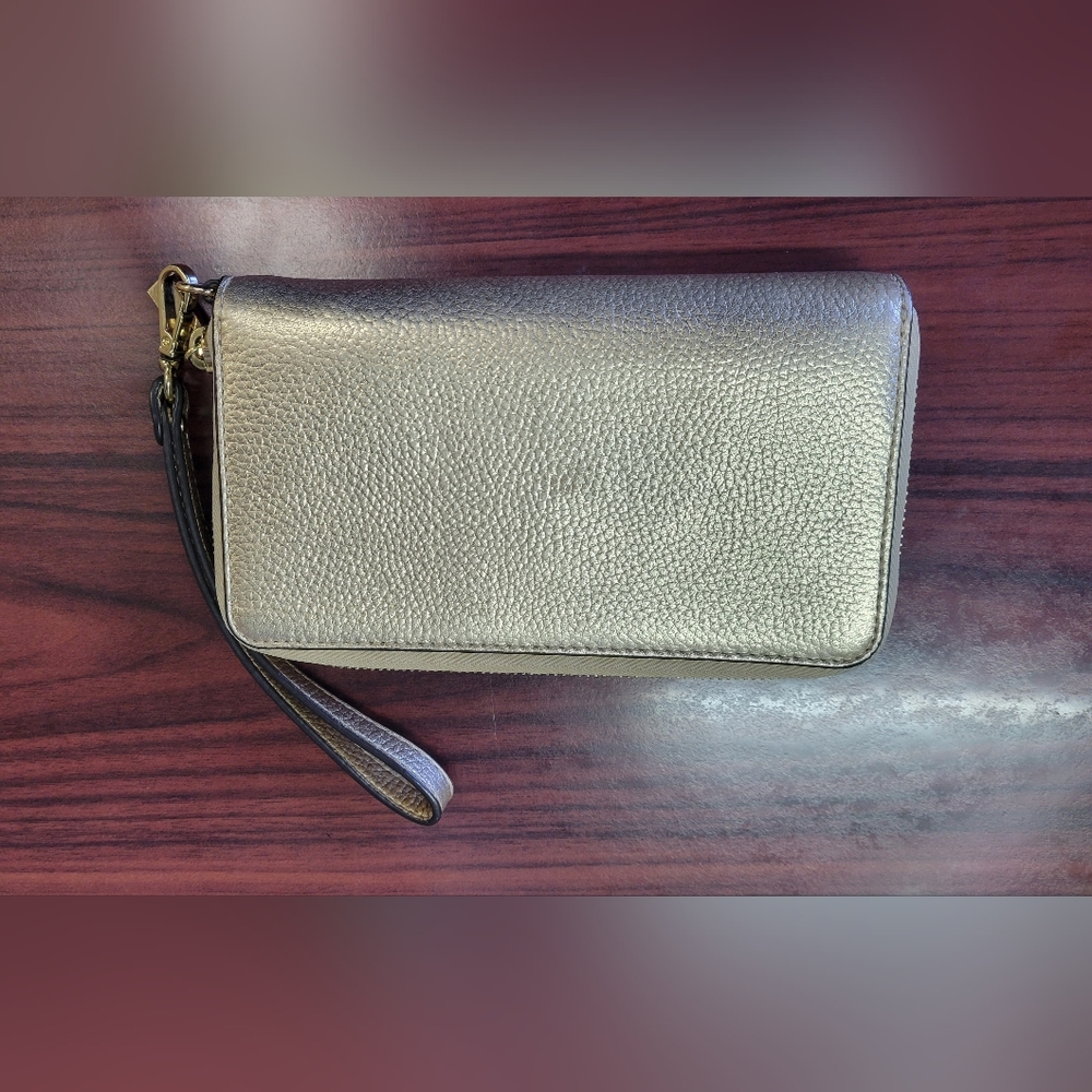 Michael Kors - Picture 2 of 4